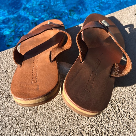 Eclectic Array Leather Rivet Sandals Size 10.5/11 - Picture 2 of 12